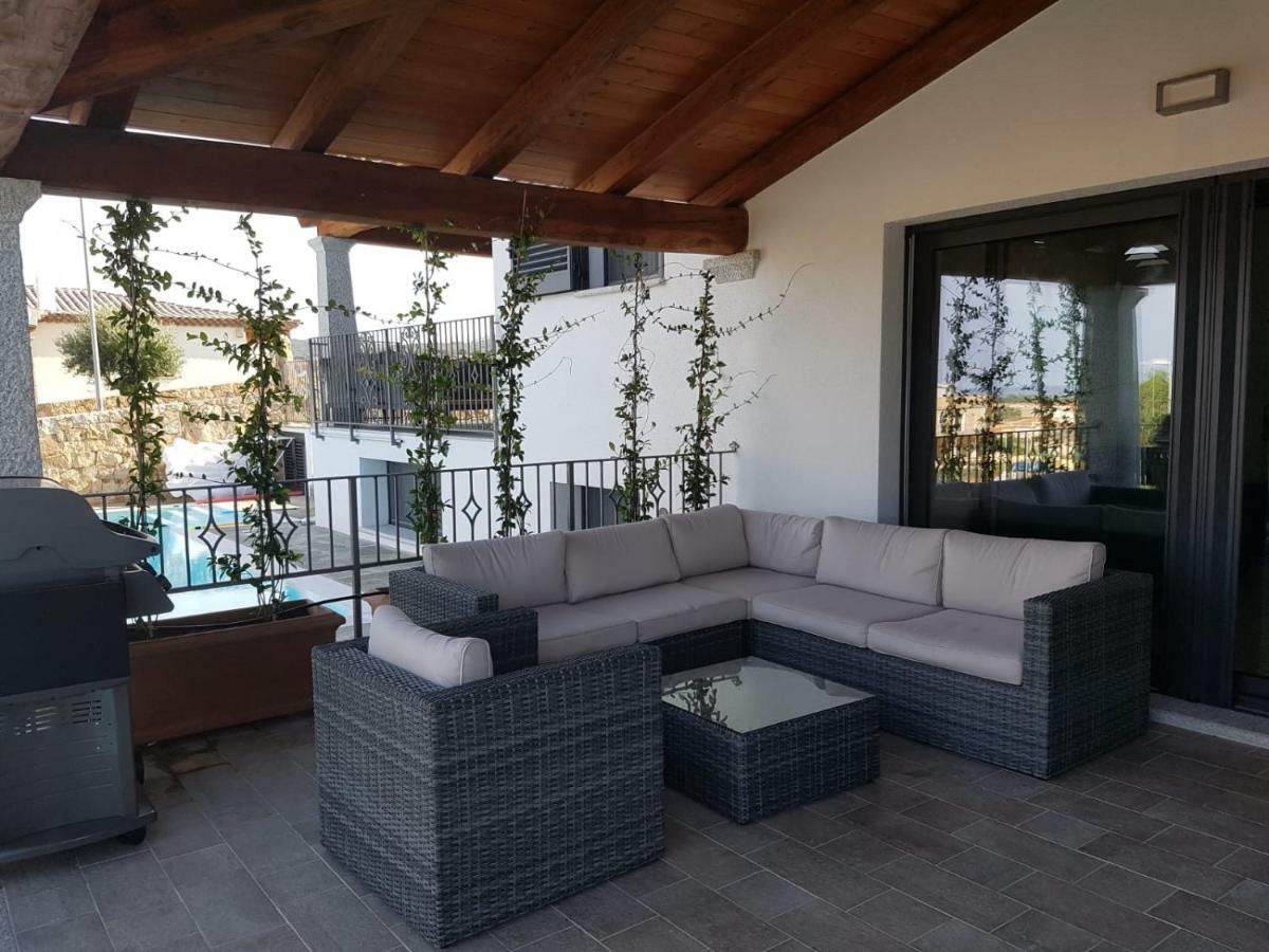 Villa Cavour - Doppelhaushaelfte Budoni Exterior foto